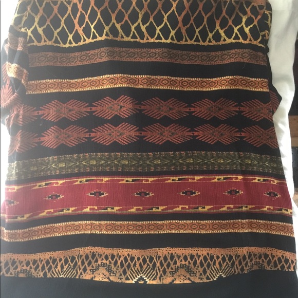 K woman Aztec design top - Picture 4 of 4